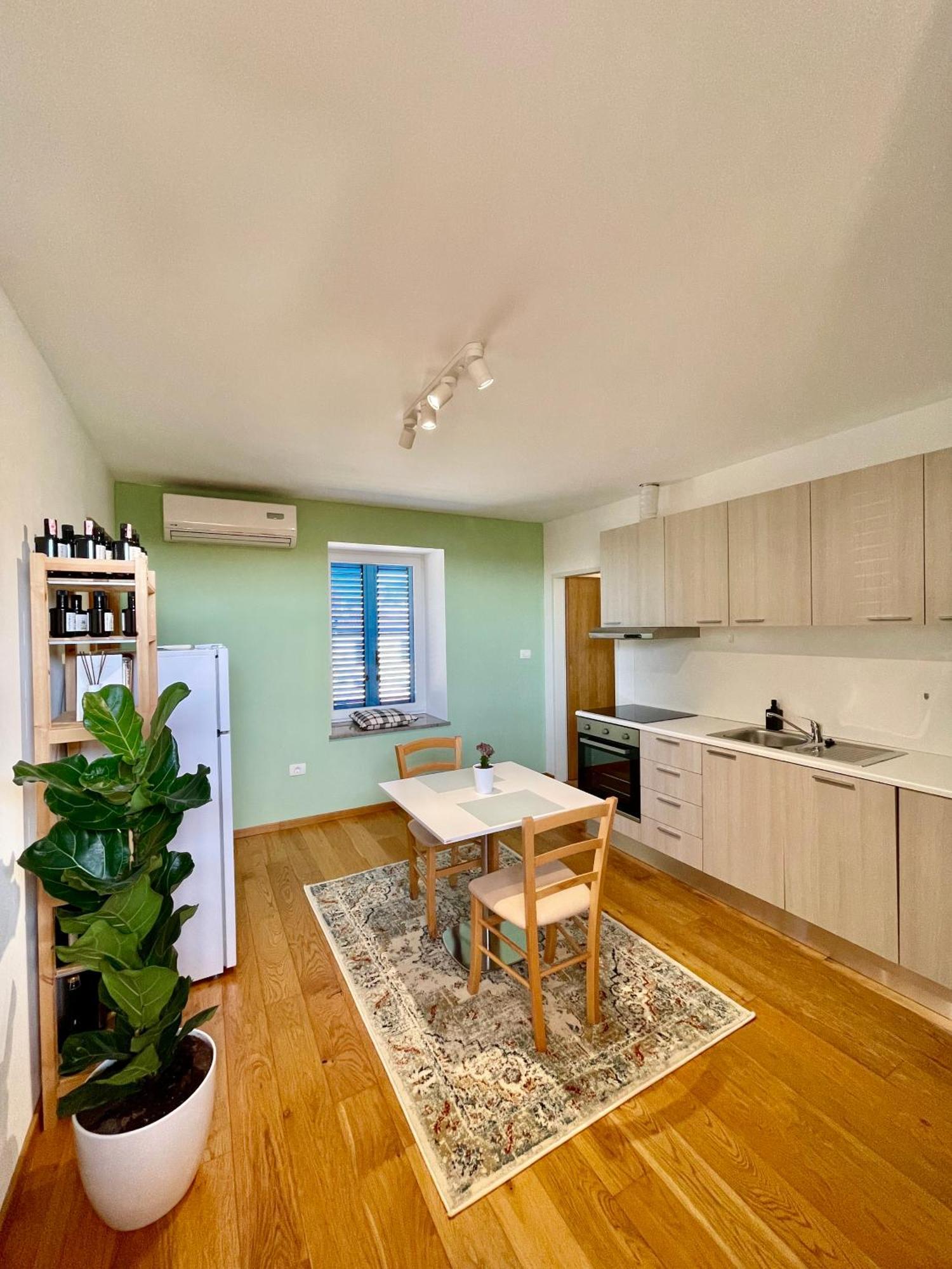 Santomas Apartments Smarje  Ngoại thất bức ảnh